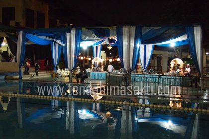 Tenda dekorasi pernikahan