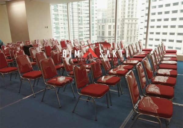 sewa kursi futura merah