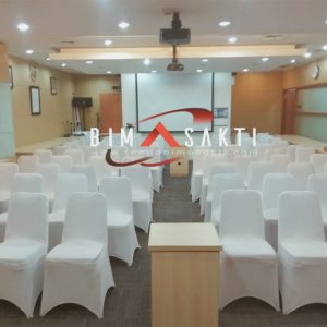 sewa kursi cover putih