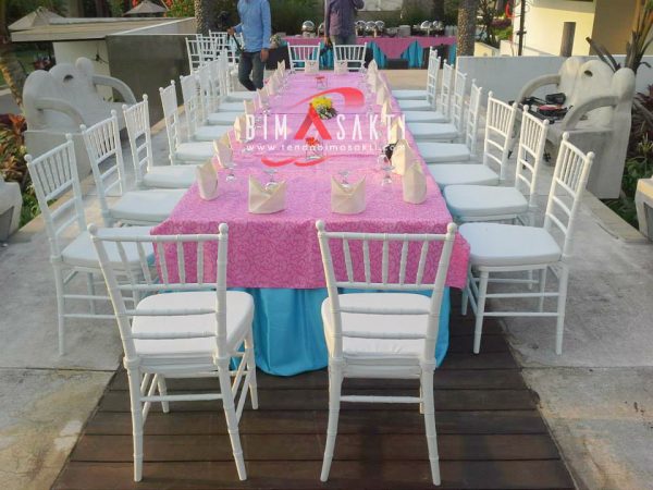 SEWA KURSI TIFFANY PUTIH