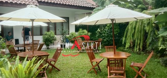 Sewa tenda parasol outdoor elegan, Sewa parasol set lengkap dengan meja dan kursi