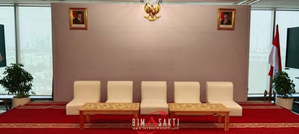 Sewa sofa lesehan nyaman dan estetik acara