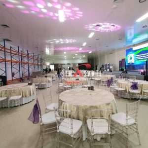 Sewa kursi Tiffany transparan untuk dekor event elegan