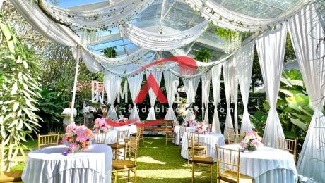 Dekorasi event outdoor tema garden party elegan di Jakarta oleh Tenda Bimasakti