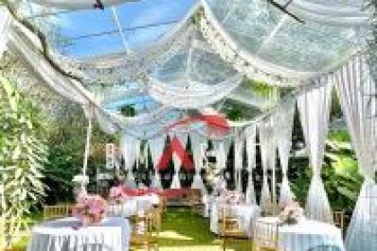 Dekorasi event outdoor tema garden party elegan di Jakarta oleh Tenda Bimasakti