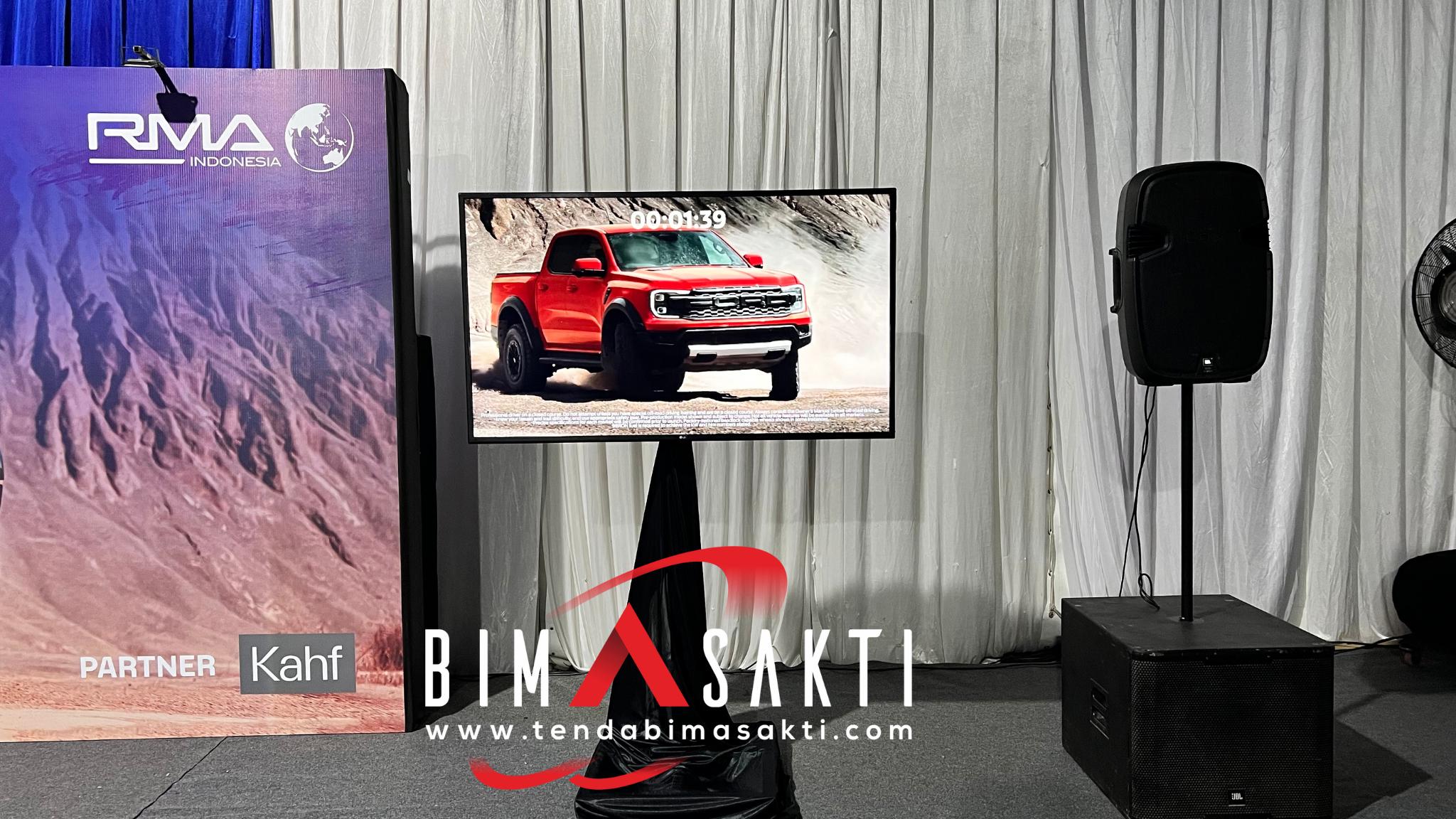 Sewa TV standing Jakarta – Tenda Bimasakti menyediakan TV LED dengan standing display untuk pameran, event, dan seminar.