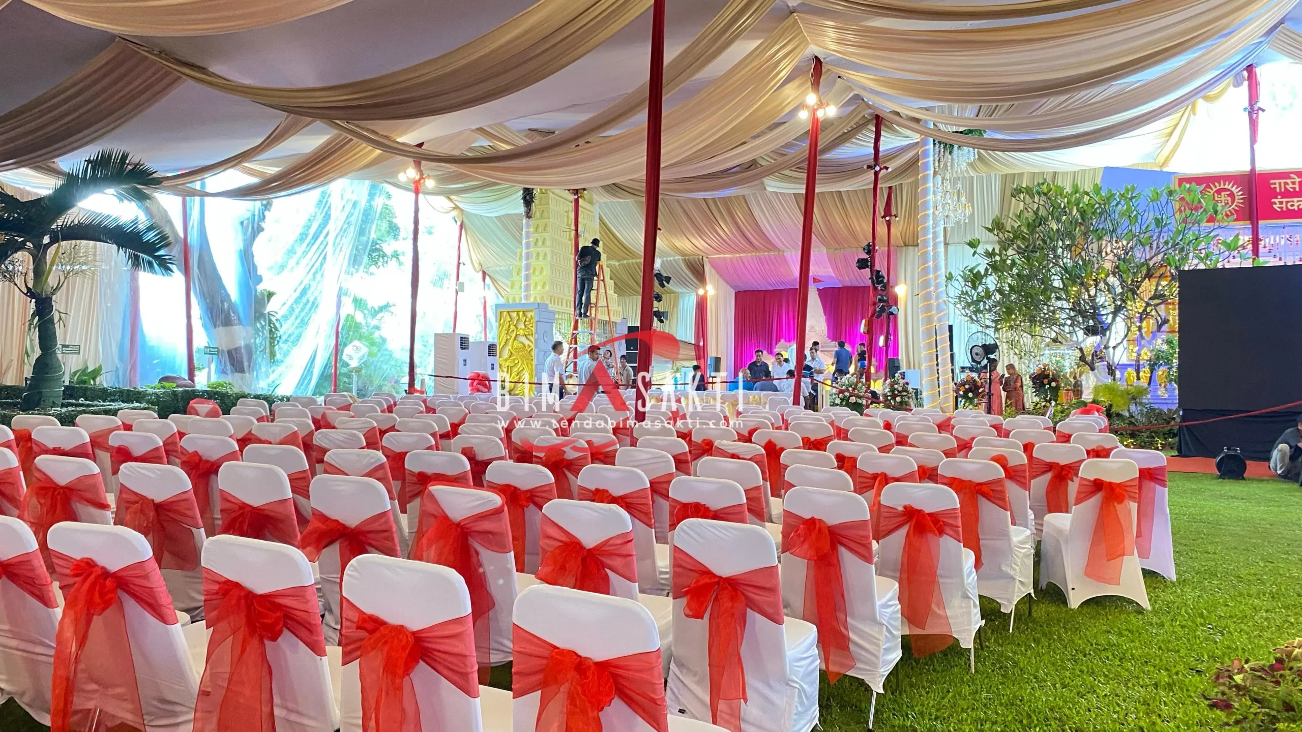 Sewa kursi Jakarta untuk event, wedding, dan pameran – Tenda Bimasakti