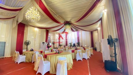 biaya sewa tenda pernikahan di Jakarta – contoh tenda pernikahan dekor elegan untuk acara di rumah
